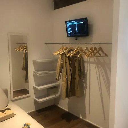 Lägenhet Un Piccolo Rifugio A Pochi Passi Dal Duomo